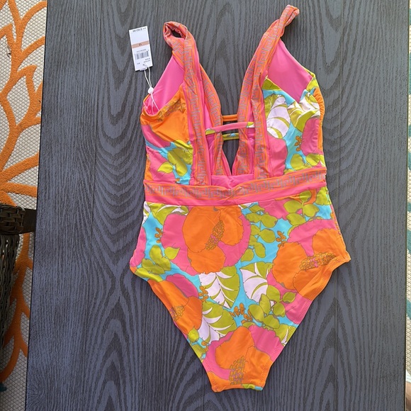 Trina Turk One Piece Swimsuit- NWT 🌴🌴 - Picture 5 of 9